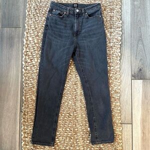 BDG Girlfriend high-rise faded black jeans size 28
